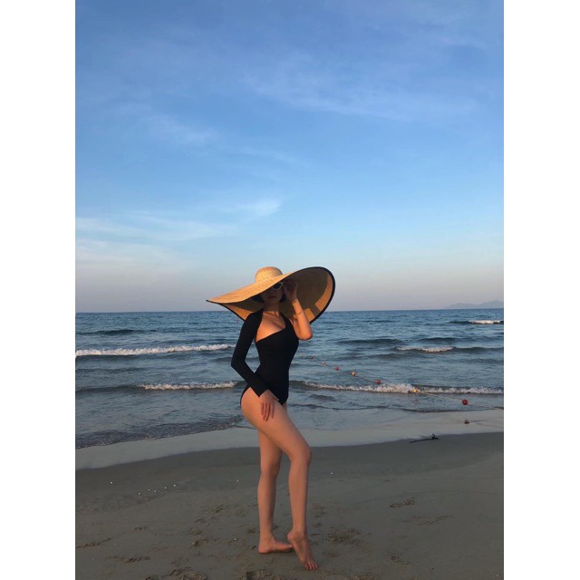 Bikini 1 mảnh tay dài 1 bên sexy