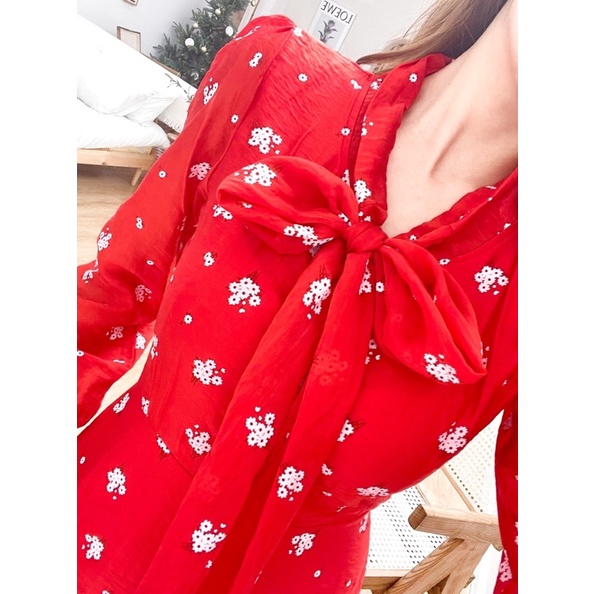ĐẦM HOA MIDI ĐỎ THẮT NƠ CỔ TAY DÀI