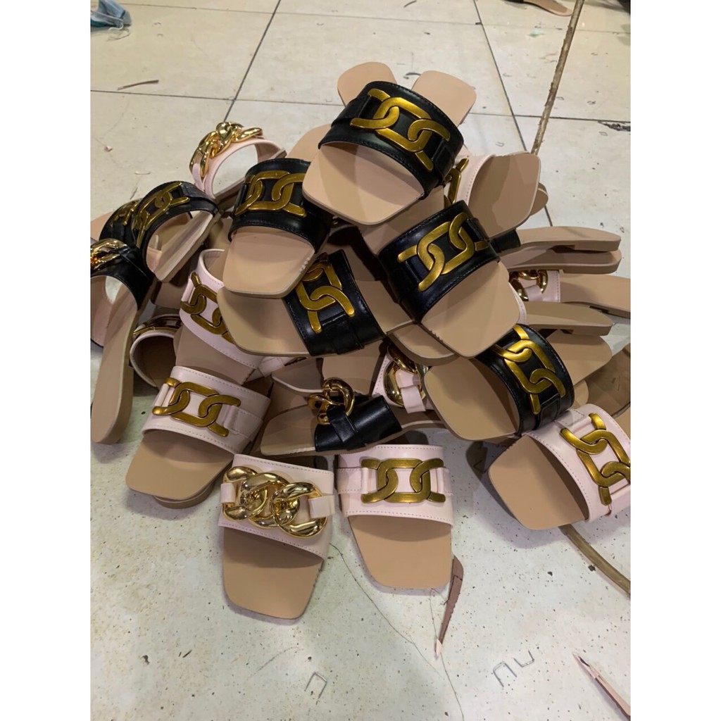 Dép đi biển xinh xắn