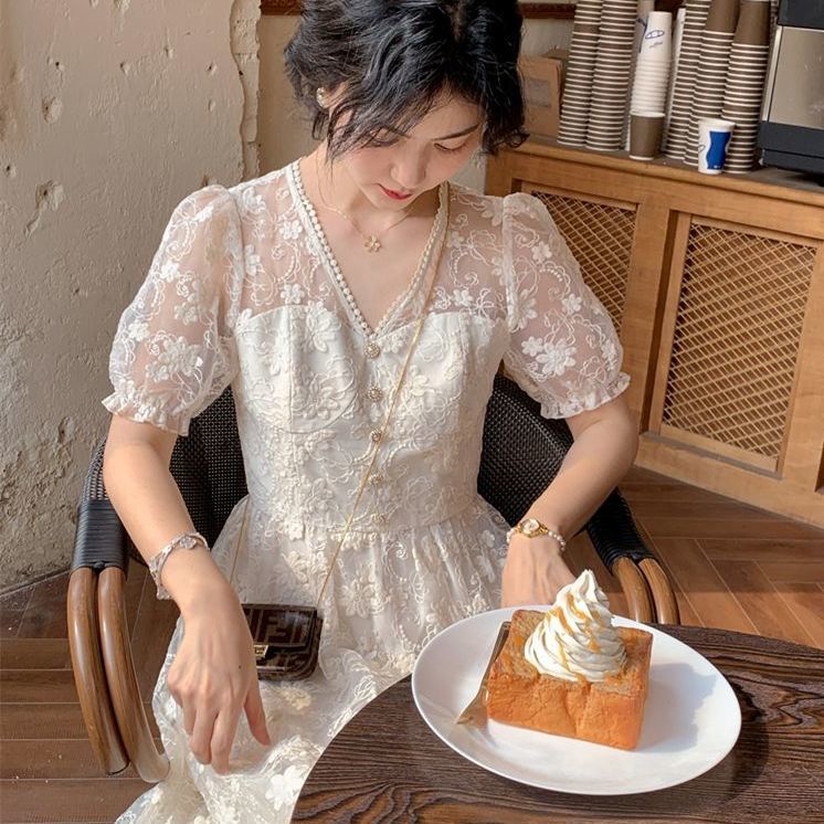 Đầm Ngắn Tay Cổ Chữ V Với Thiết Kế Phối Ren Xinh Xắn Dành Cho Nữ | BigBuy360 - bigbuy360.vn