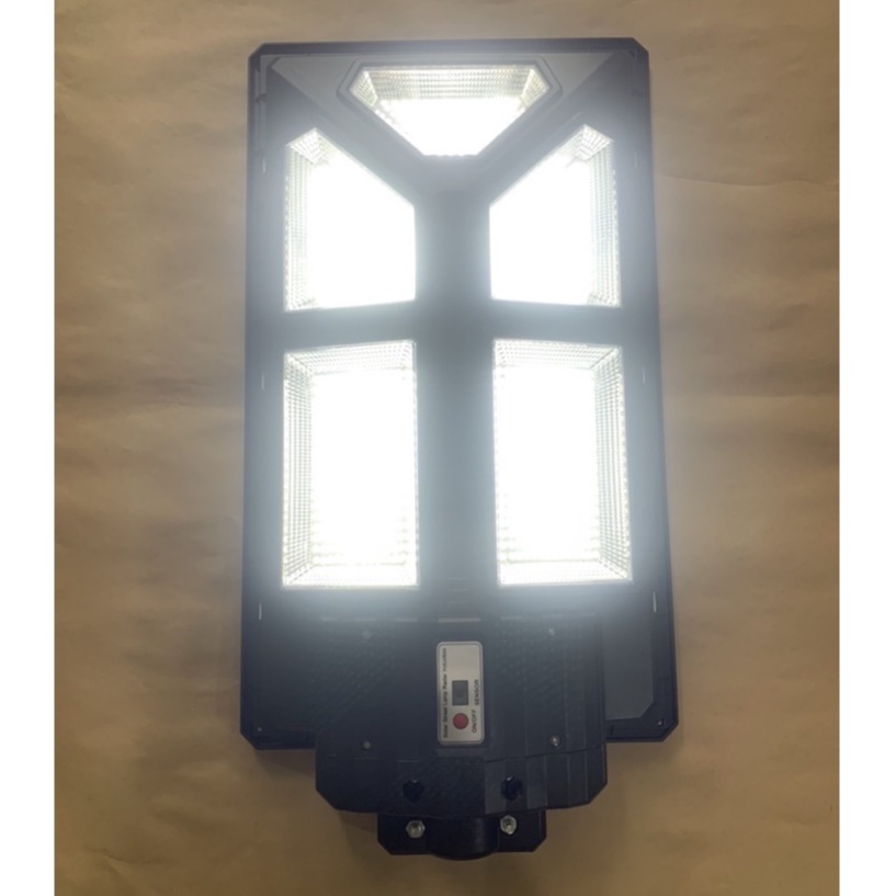 Đèn năng lượng mặt trời 600w GY-892 sáng trắng