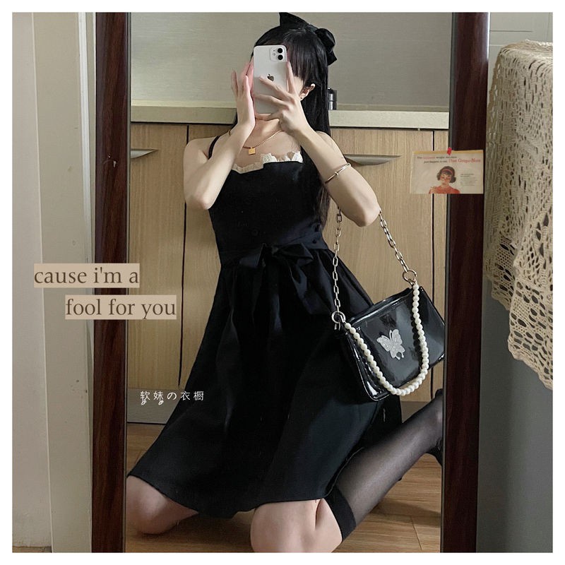 Cô gái cổ điển Pháp Mori váy dây treo ôm eo khoe dáng thon gọn, khí chất mới năm 2021, cô gái mặc váy đen nhỏ nhắn | BigBuy360 - bigbuy360.vn