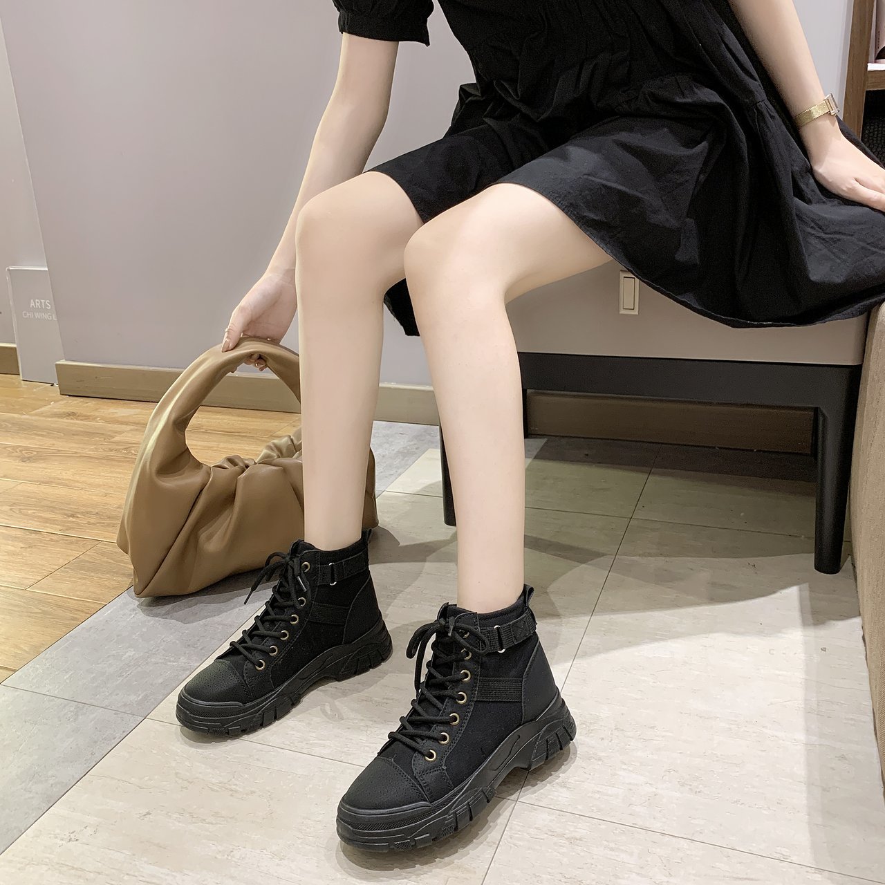 Ready Stock Women Casual High-top Shoes Inner Heightening Short Boots Thick Middle Heel Boots Martin Boots Kasut Fashion Ankle Boots