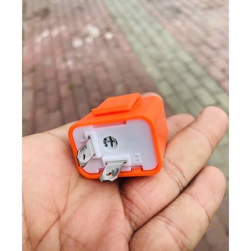 Cục chớp,cục nháy điện tử dành cho đèn xi nhan xe máy