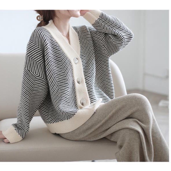 Áo khoác dệt kim dáng rộng họa tiết kẻ sọc phong cách cổ điển thời trang dễ phối đồ dành cho nữ