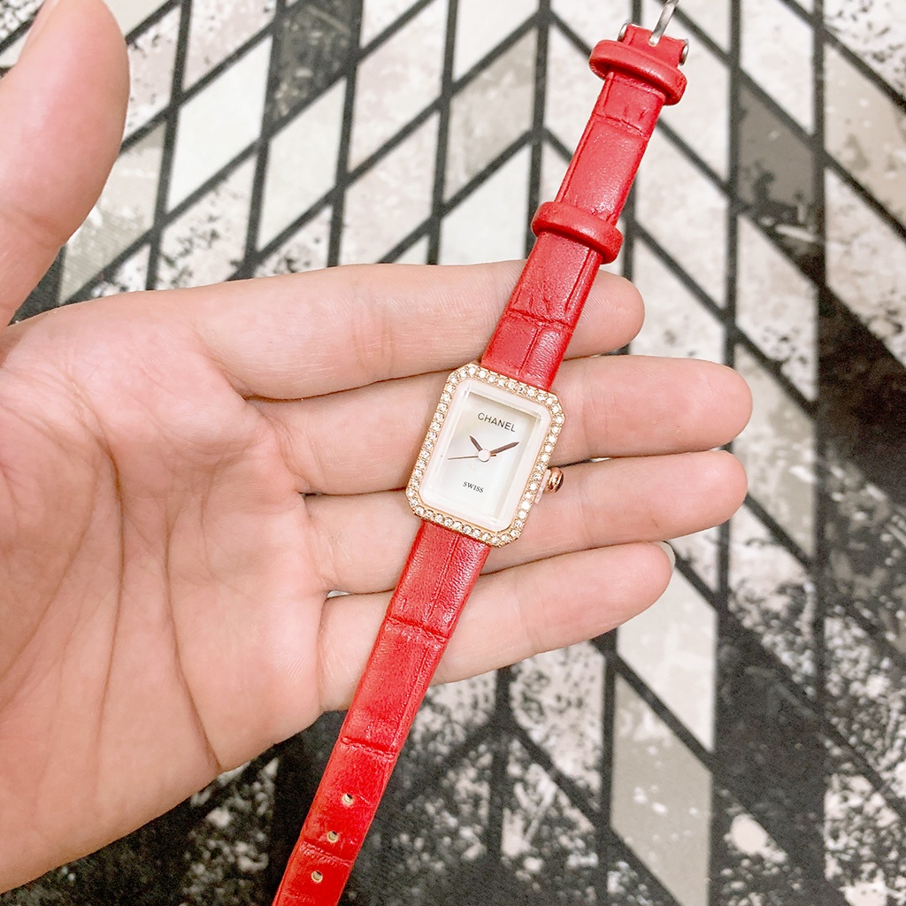 Đồng hồ nữ Chanel đeo tay cao cấp viền kim loại dây da, chống nước - bảo hành 12 tháng | BigBuy360 - bigbuy360.vn