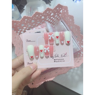 Nailbox thiết kế móng úp sẵn màu hồng trắng kem đính nơ ngọc viền móng