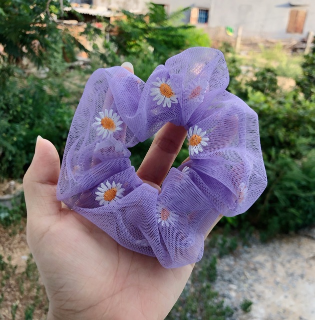 Buộc tóc scrunchies cúc thêu hàng đẹp