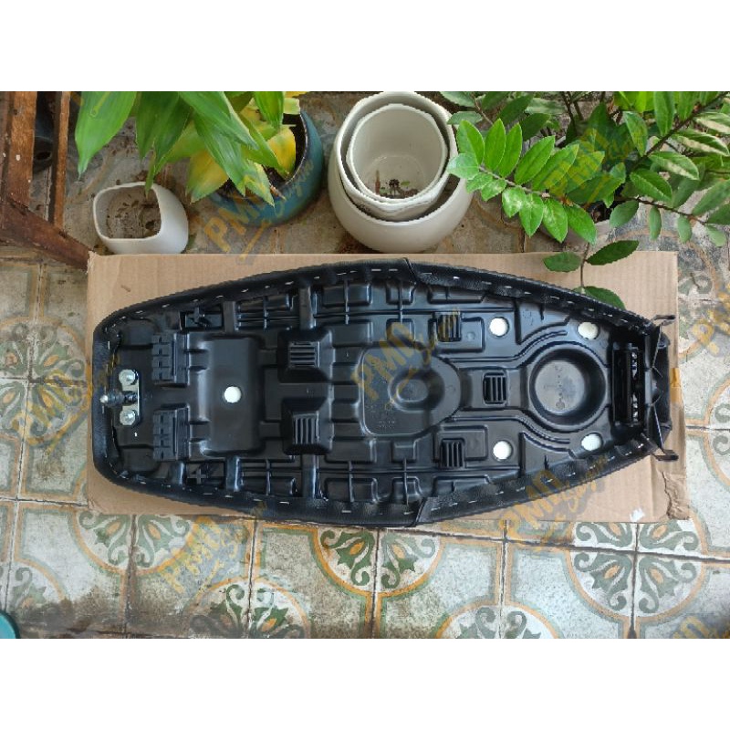 Yên xe super dream chính hãng Honda Việt Nam kèm khoá và pat yên