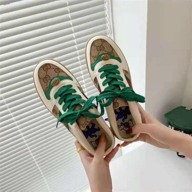 Giày Sục thiết kế trẻ trung cho nam nữ | BigBuy360 - bigbuy360.vn