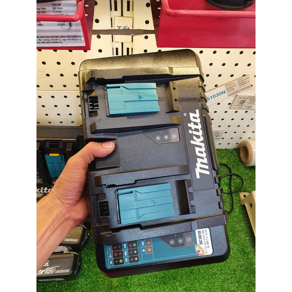 Sạc đôi DC18RD makita 14.4-18v