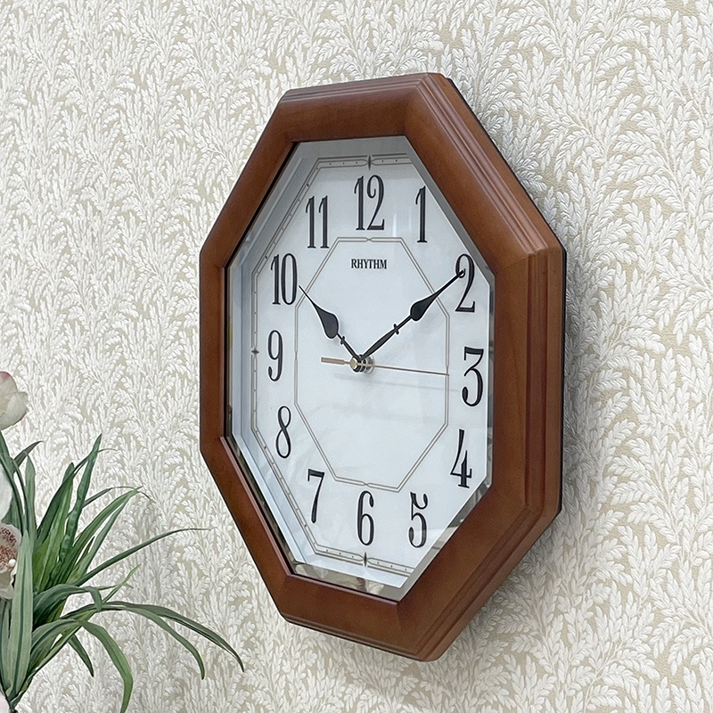 Đồng hồ Rhythm CMG912NR06 Kt 34.0 x 34.0 x 4.5cm, 1.11kg Vỏ gỗ. Dùng Pin.