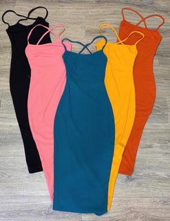 Đầm body hở lưng
