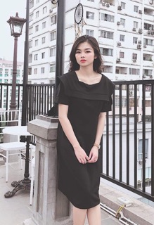 Đầm đen cổ vuông