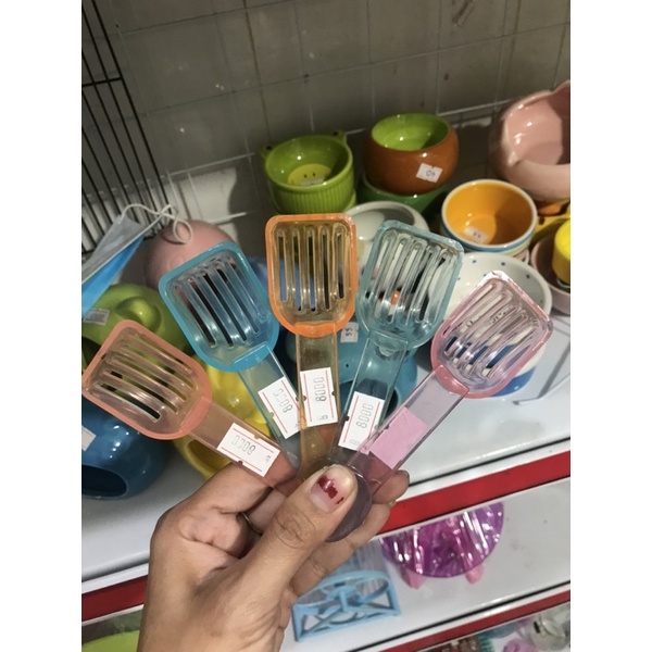 Thìa xúc cát nhỏ xinh cho hamster