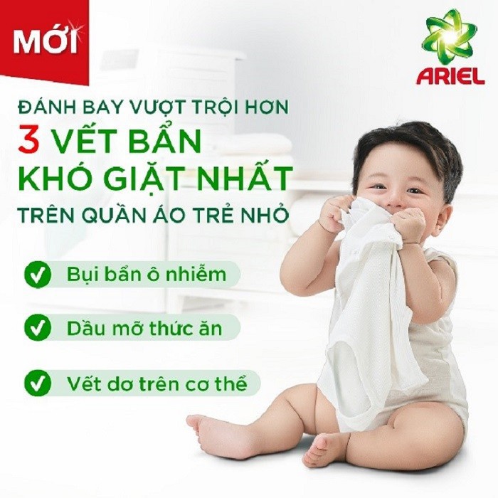 Nước giặt Ariel Matic Dịu Nhẹ chai 2.4Kg