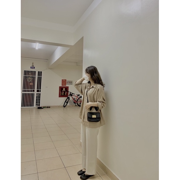 Áo sơmi trơn basic dễ phối đồ