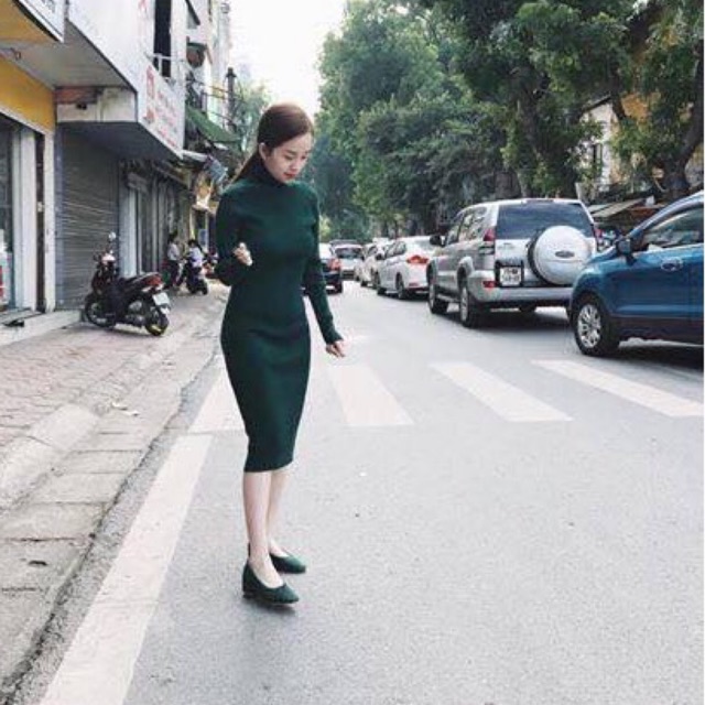 Đầm body len tay dài cổ lọ