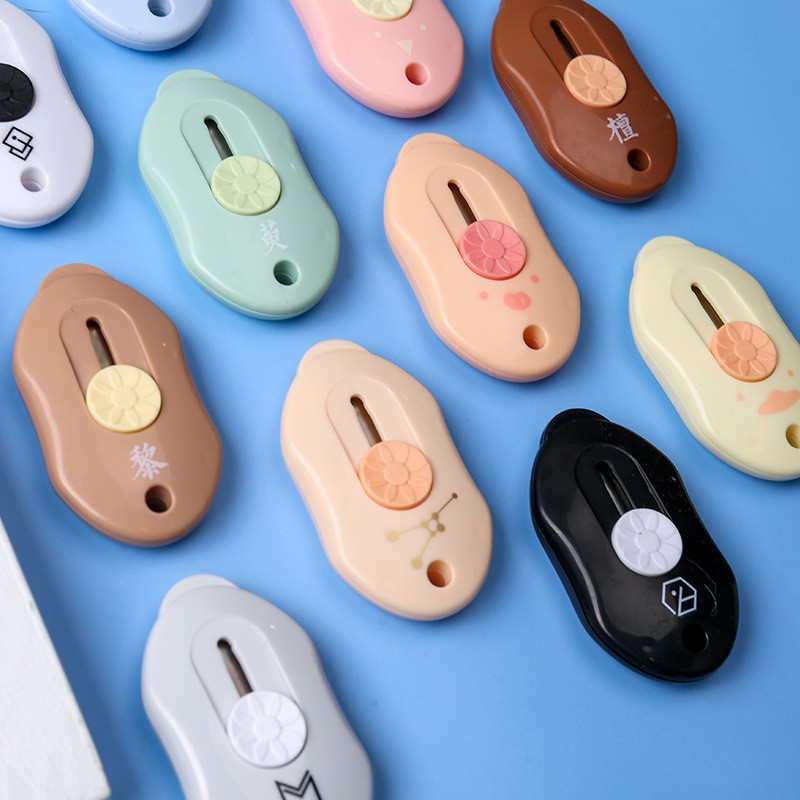 Dao rọc giấy mini có chốt an toàn nhiều màu sắc cute dễ thương
