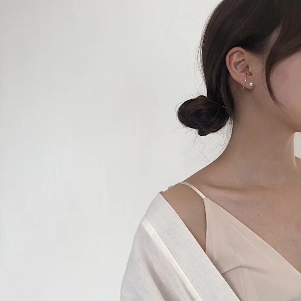 Khuyên tai hợp kim màu vàng / bạc thiết kế trang nhã nữ tính