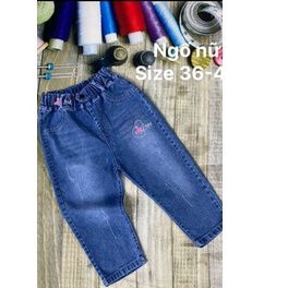 Quần ngố bò màu xanh có họa tiết thêu dành cho bé gái