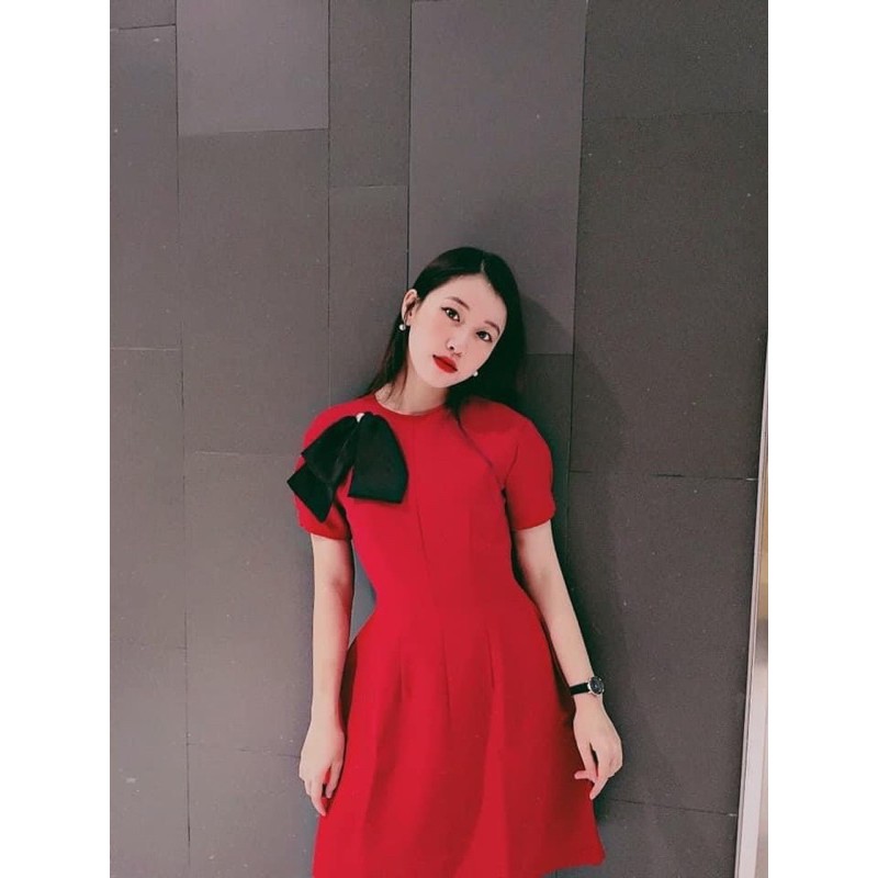 ĐẦM ĐỎ NƠ ĐEN