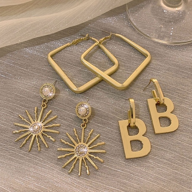 Bộ 5 Khuyên Tai Kim Loại Sang Trọng Phong Cách Hàn Quốc 2023