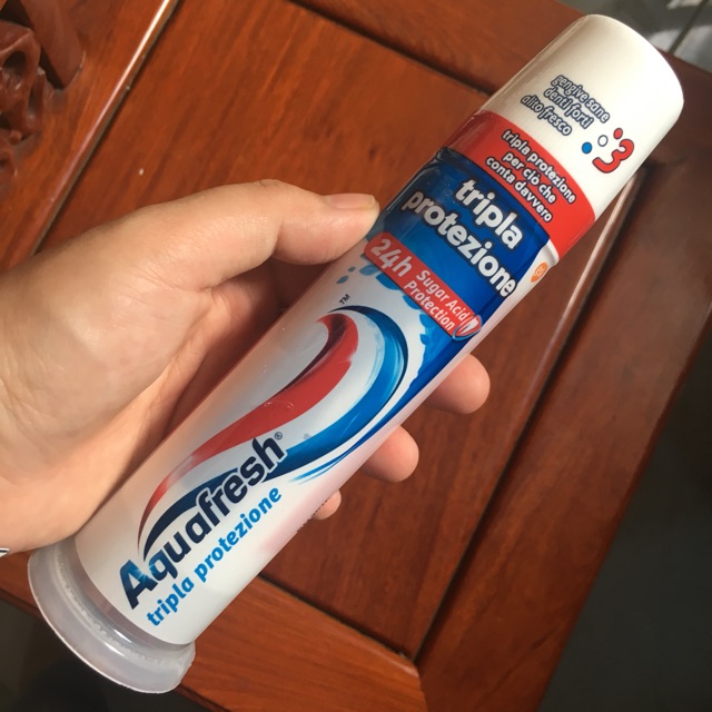 Kem đánh răng Aquafresh Whitening ống Uk 100 ml