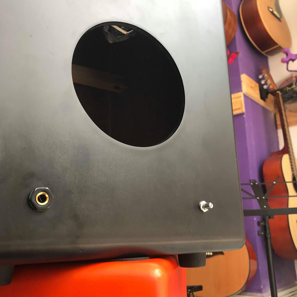 Trống Cajon AB gắn EQ khuyếch đại âm thanh - Có tay chỉnh snare- Bảo hành 6 tháng - tặng kèm phụ kiện