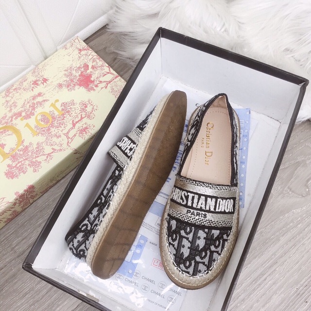 [Mã FASHIONT4WA2 giảm 10k đơn từ 50k] Giày sục kiểu mẫu paris viền cói mới