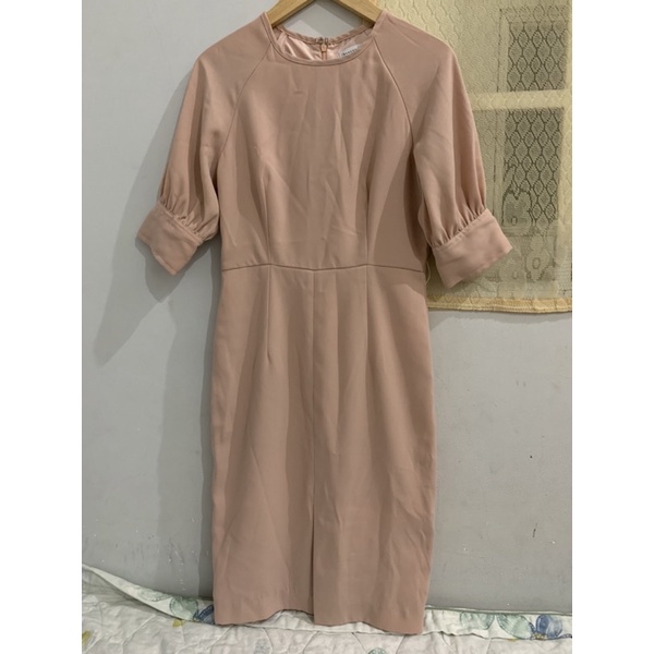 Đầm ôm body màu hồng nude 2hand