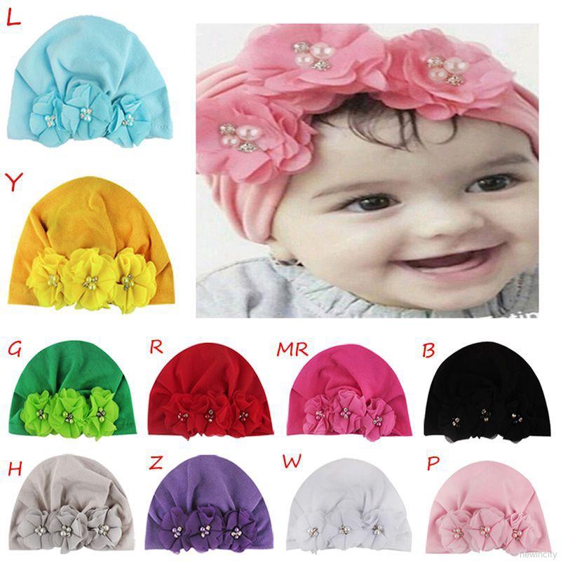 Mũ trùm đầu trang trí hoa và ngọc trai xinh xắn cho bé