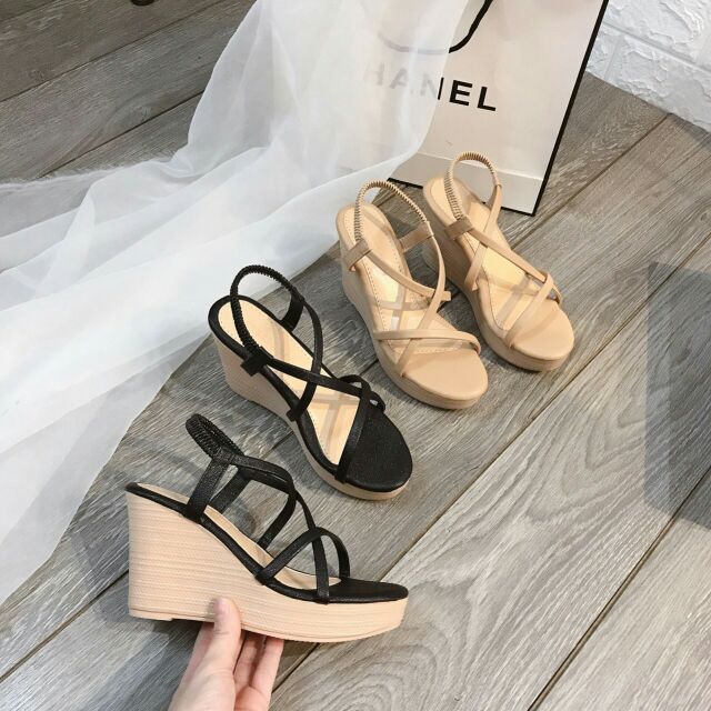 Sandal xuồng đế đúc  quai mảnh  mới nhất đen be