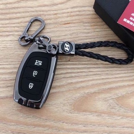 Ốp kim loại lót cao su Hyundai Tucson, Elantra, i10