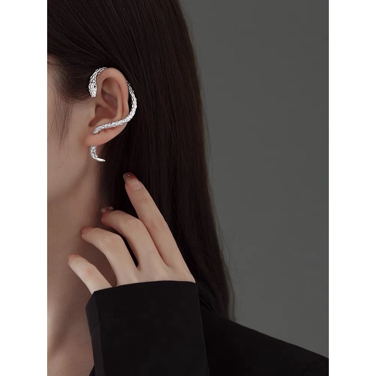 Khuyên Tai Ôm Vành Hình Con Rắn - Vani Store - TS000667