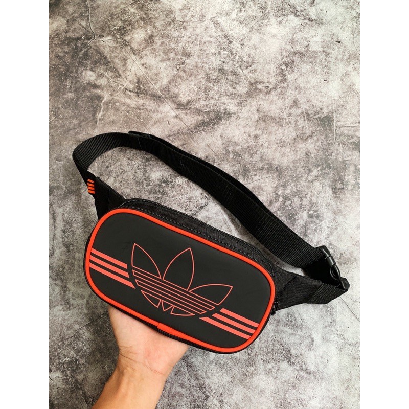 ❤️Xuất Xịn ❤️Túi đeo chéo/túi bao tử B177 ESSENTIAL SPIRIT WAIST BAG BLACK FI8042