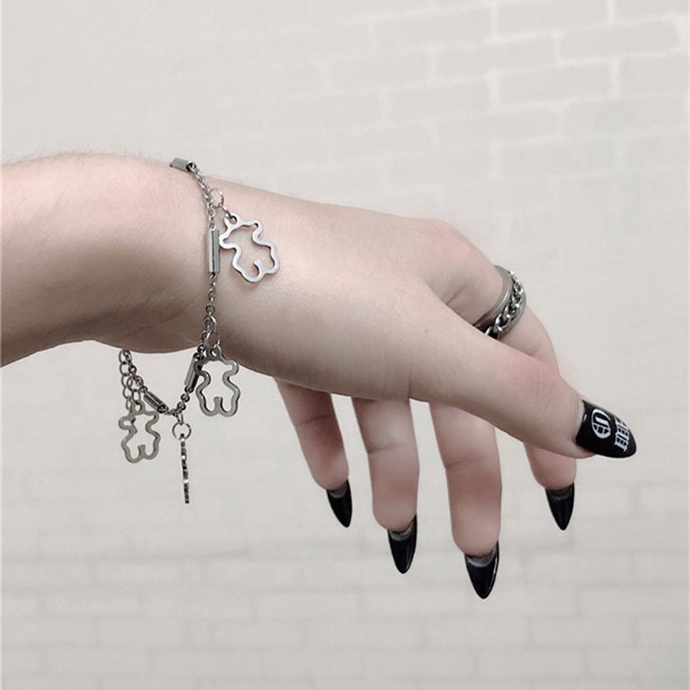 Vòng đeo tay kim loại mặt in họa tiết gấu xinh xắn cho nữ