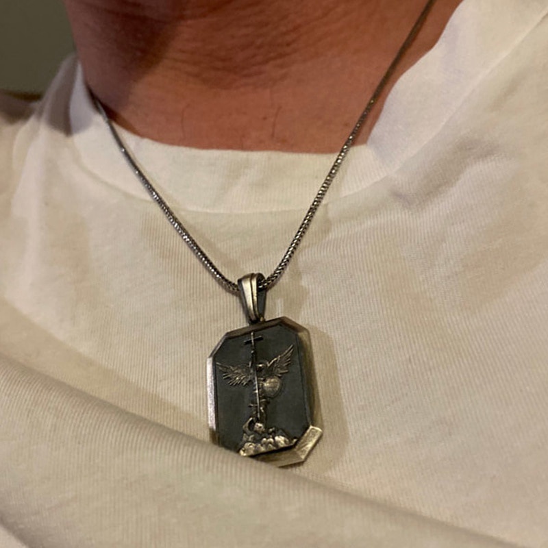 Vòng cổ nam giới bằng inox 316L hình thiên thần thánh Michael cổ điển