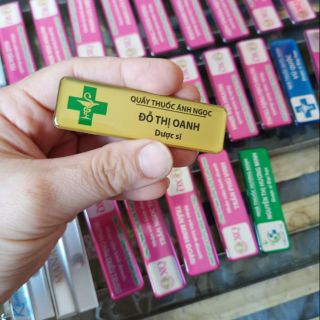 Thẻ tên cài áo nhà thuốc, name tag