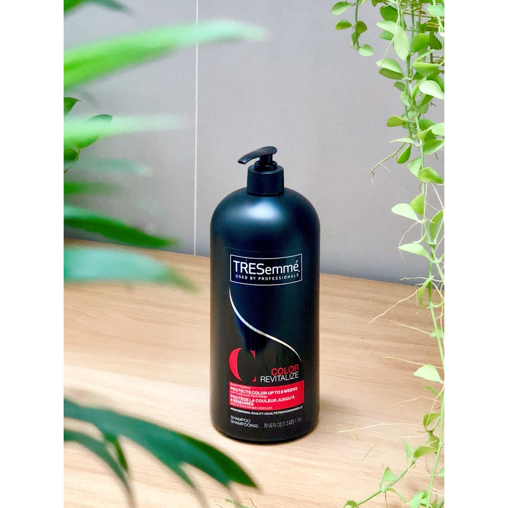 Dầu gội dành cho tóc nhuộm Tresemmé COLOR REVITALIZE Shampoo 1.15L