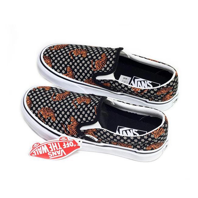 Giày sneakers Vans UA Classic Slip-On Tiger Floral VN0A4U3819M