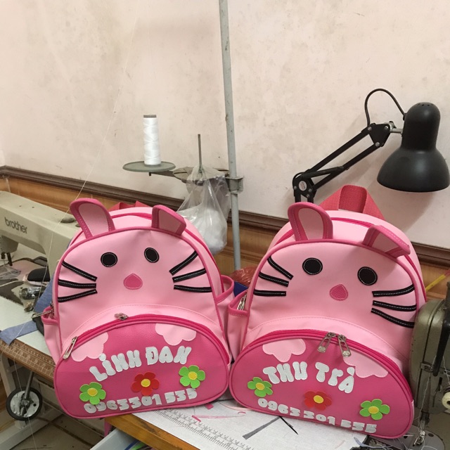 Balo thêu tên