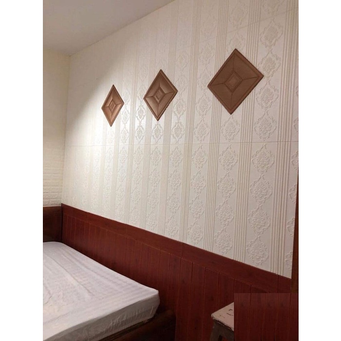 Bộ 5 Tấm Xốp Dán Tường Tân Cổ Điển, Hoa Văn Tân Cổ Điển 3D 70x70cm