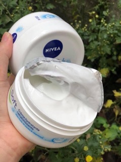 Kem dưỡng ẩm nivea soft 200ml hàng Đức