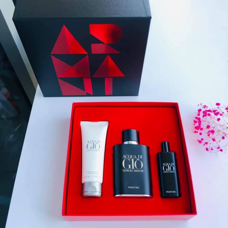 Set nước hoa nam gồm:     Acqua Di Gio Profumo 75ml     Acqua Di Gio Profumo 15ml .
