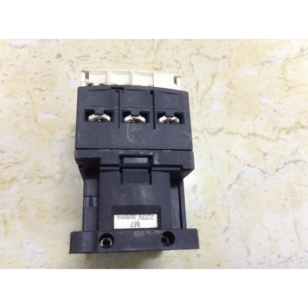 KHỞI ĐỘNG TỪ SCHNEIDER LC1D18; CONTACTOR 18A COIL 220VAC