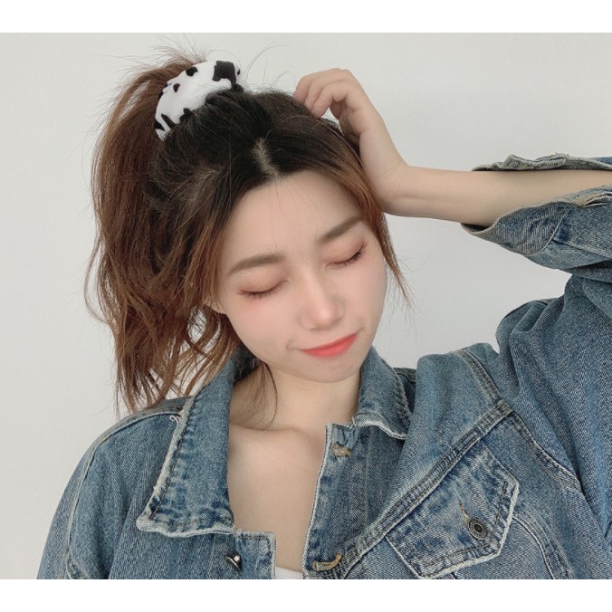 Cột Tóc Scrunchies Bò Sữa Lông Nhung HotTrend