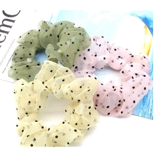 Scrunchies họa tiết chấm bi (dây cột tóc vải)