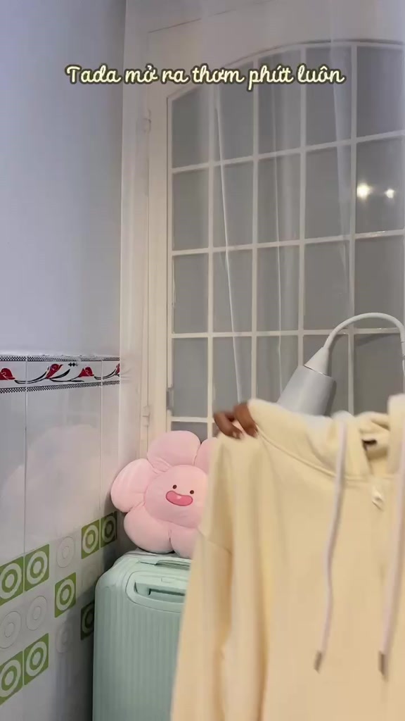 [Chính hãng] Áo khoác hoodie zip nỉ bông mỏng The Famous khoá kéo 1 chiều | BigBuy360 - bigbuy360.vn