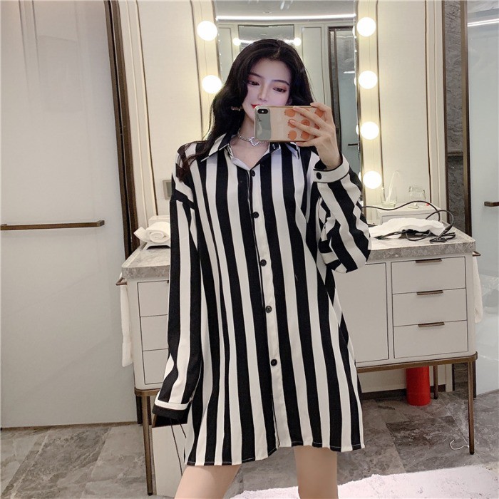 Áo sơ mi dáng dài ulzzang sơ mi kẻ sọc trắng đen dáng Oversize